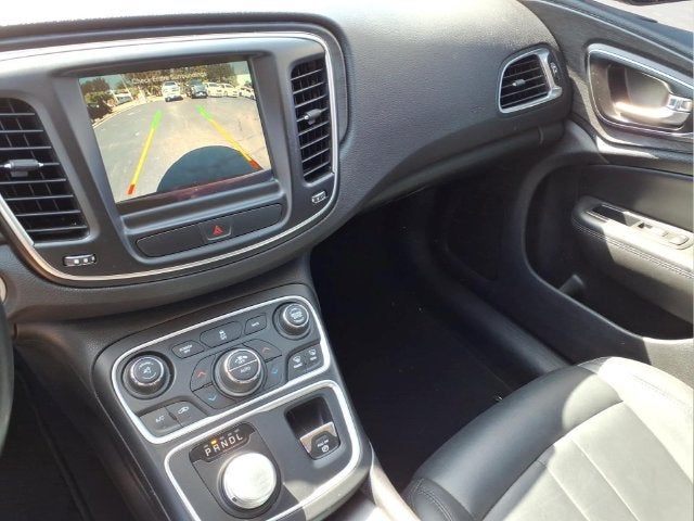 2017 Chrysler 200 Limited Platinum