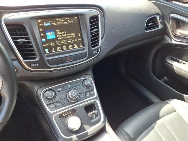 2017 Chrysler 200 Limited Platinum