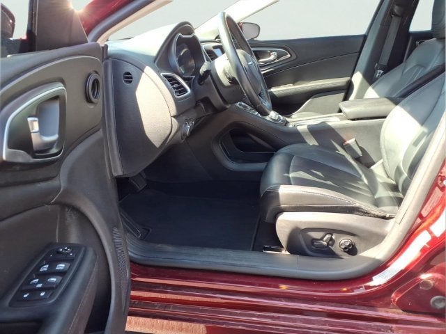 2017 Chrysler 200 Limited Platinum