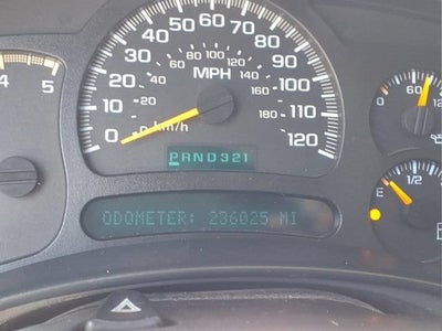 2004 Chevrolet Silverado 2500 HD LS