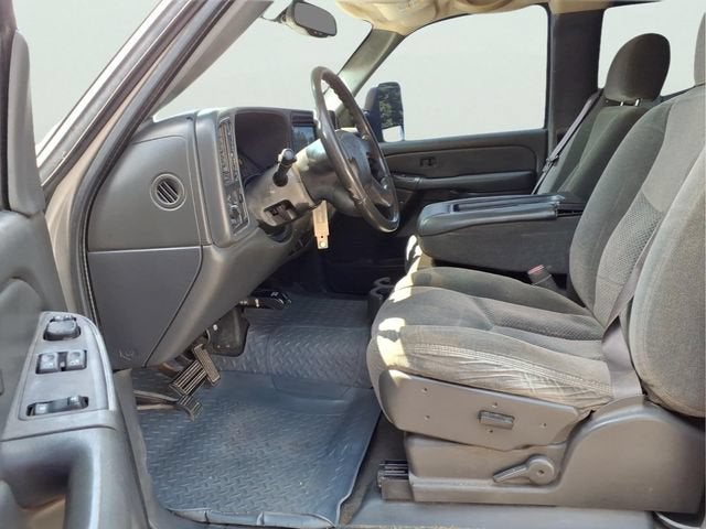 2004 Chevrolet Silverado 2500 HD LS