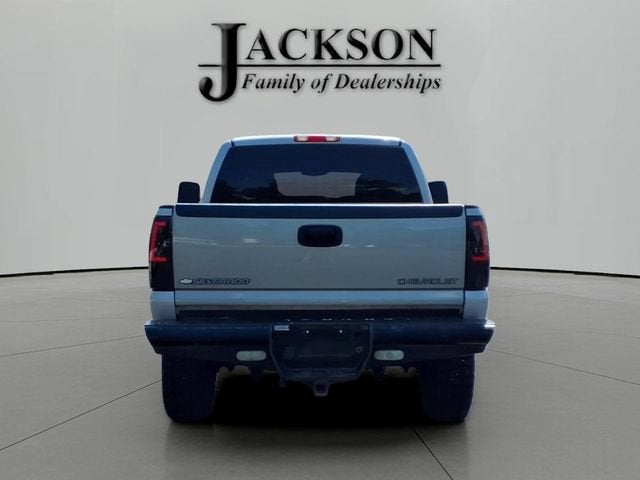 2004 Chevrolet Silverado 2500 HD LS