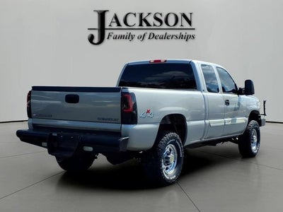 2004 Chevrolet Silverado 2500 HD LS