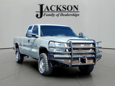 2004 Chevrolet Silverado 2500 HD LS