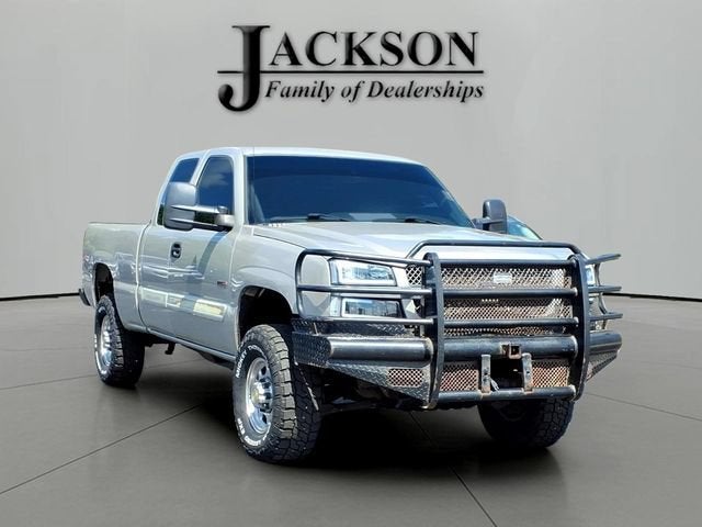 2004 Chevrolet Silverado 2500 HD LS