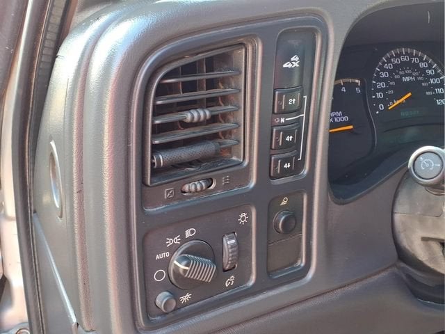 2004 Chevrolet Silverado 2500 HD LS