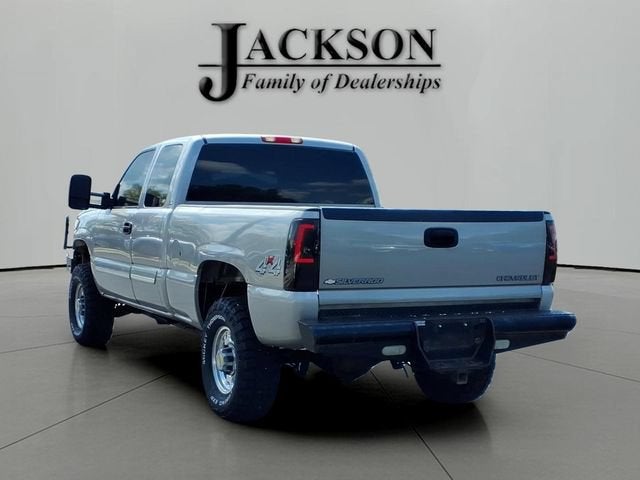 2004 Chevrolet Silverado 2500 HD LS