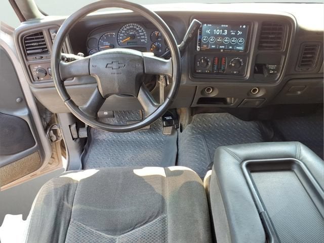 2004 Chevrolet Silverado 2500 HD LS
