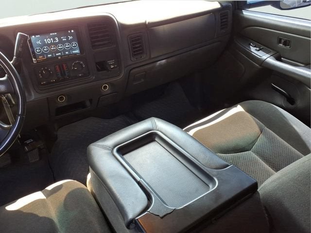 2004 Chevrolet Silverado 2500 HD LS