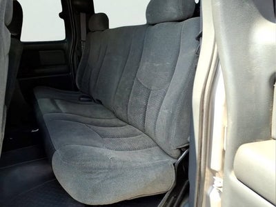 2004 Chevrolet Silverado 2500 HD LS