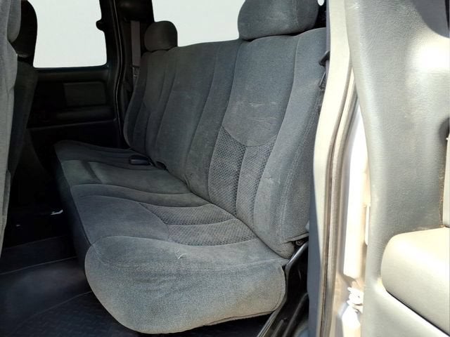2004 Chevrolet Silverado 2500 HD LS